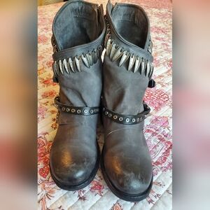 Edgy Gray Combat Boots with Silver Details
